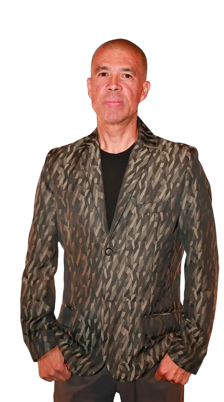 Fundador de DieciochoK, intermediario de piezas de joyería exclusivas